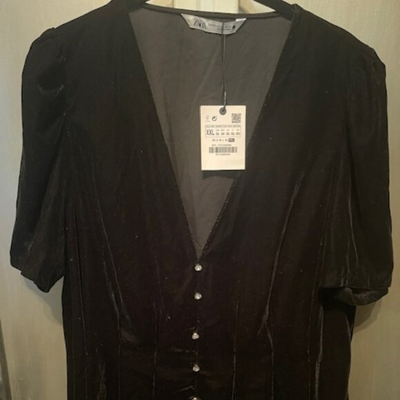 VELVET MINI DRESS With Diamond buttons - NWT - Picture 9 of 16